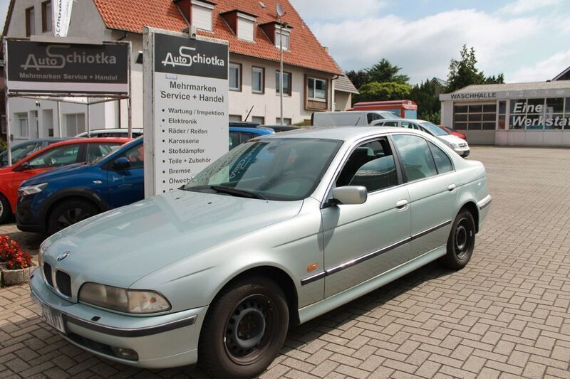 Silber Gebraucht 1998 BMW 520 Limousine | 4.849 € (Teuer) - Bild 1/4