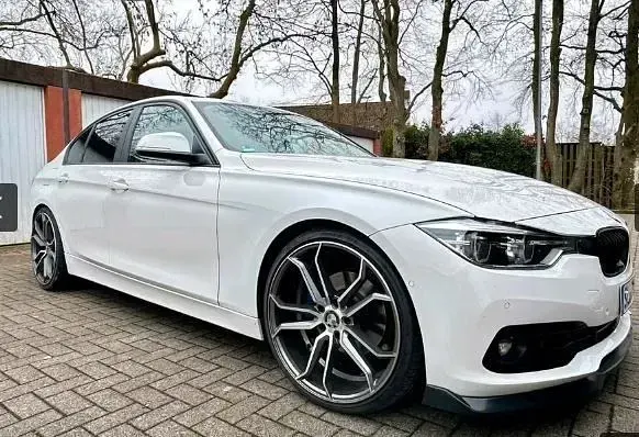 Second-hand BMW 330e iPerformance 252 CP (185 kW) 2017 Alb Berlinǎ