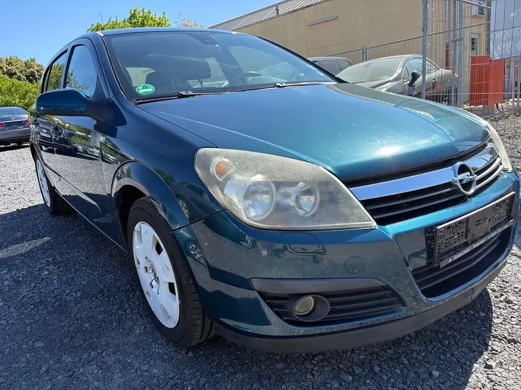 Gebraucht Opel Astra Edition 105 PS (77 kW) 2007 Grün Limousine
