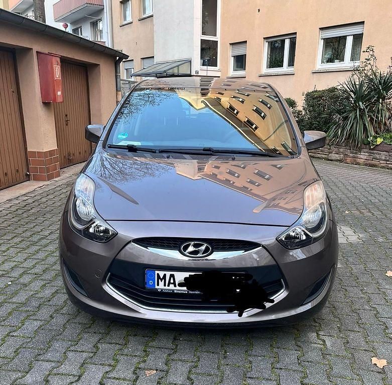 Gebraucht Hyundai ix20 125 PS (91 kW) 2014 Braun Kleinwagen
