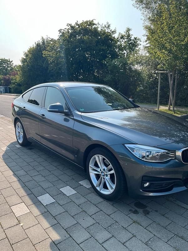 Grau Gebraucht 2013 BMW 320 Gran Turismo Limousine | 13.000 € (Fairer Preis) - Bild 1/4