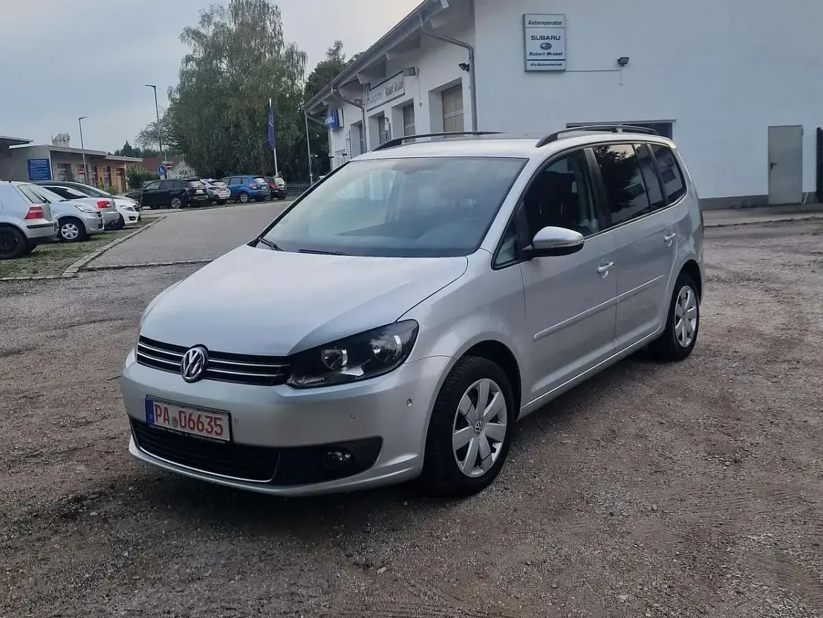 Gebraucht VW Touran Comfortline 105 PS (77 kW) 2013 Reflexsilber metallic Van / Kleinbus