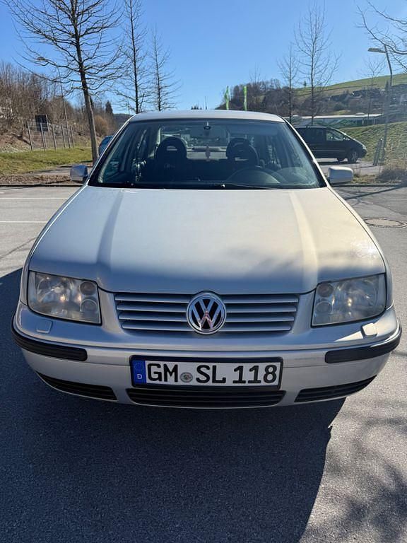 Gebraucht VW Bora 116 PS (85 kW) 2000 Grau Limousine