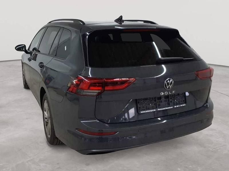 Gebraucht VW Golf VIII Life 116 PS (85 kW) 2021 Uranograu Kombi