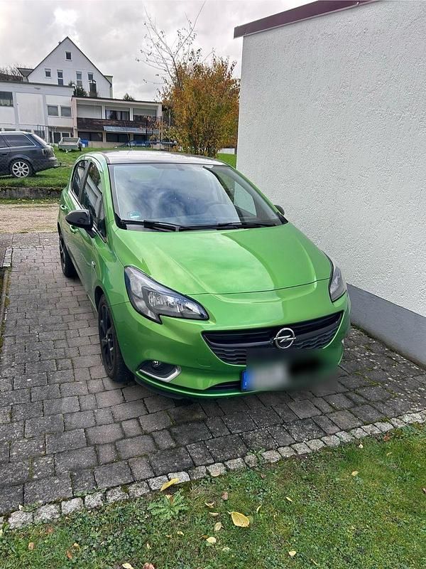Grün Gebraucht 2015 Opel Corsa Color Edition Kleinwagen | 5.900 € (Superpreis) - Bild 1/4