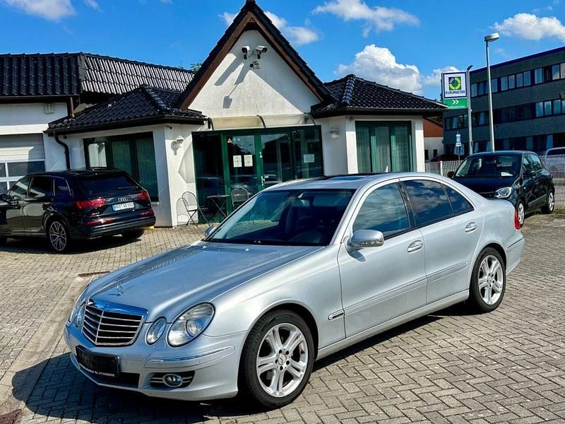 Silber Gebraucht 2007 Mercedes E200 Limousine | 5.980 € (Guter Preis) - Bild 1/4