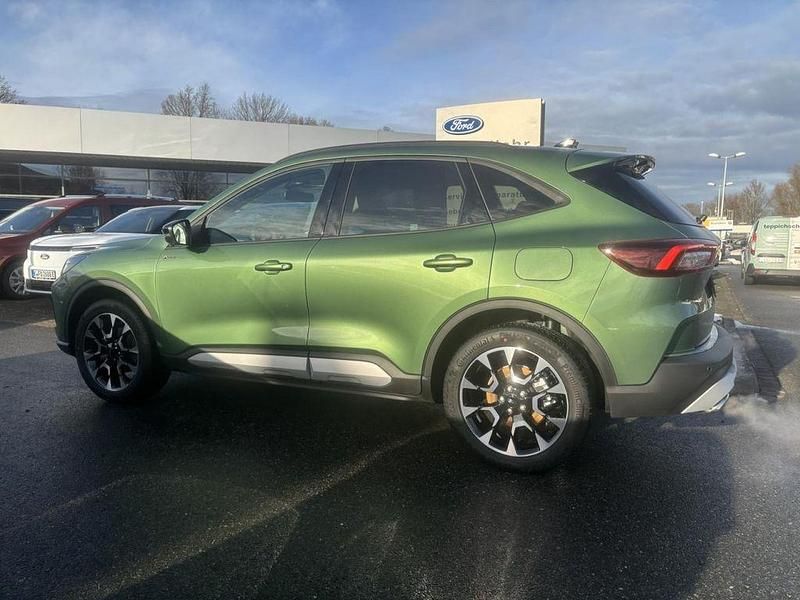 Neu Ford Kuga Active X 152 PS (111 kW) 2026 Grün SUV