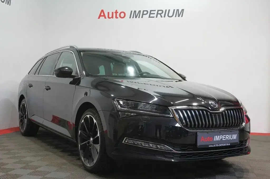 Gebraucht Skoda Superb Style 190 PS (139 kW) 2023 Schwarz Kombi