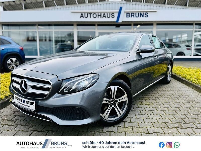 Selenitgraumetallic (metallic) Gebraucht 2018 Mercedes E220 Avantgarde Limousine | 25.550 € (Etwas zu teuer) - Bild 1/4