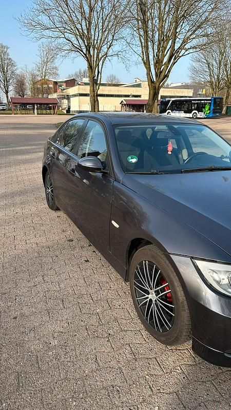 Gebraucht BMW 320 Sport Line 150 PS (110 kW) 2006 Grau Limousine