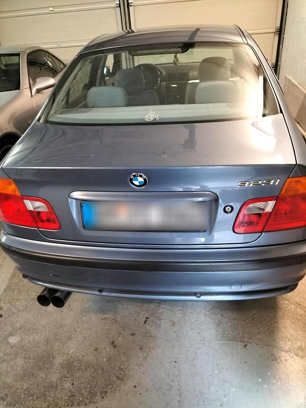 Blau Gebraucht 2000 BMW 323 Limousine | 3.540 € (Guter Preis) - Bild 1/4