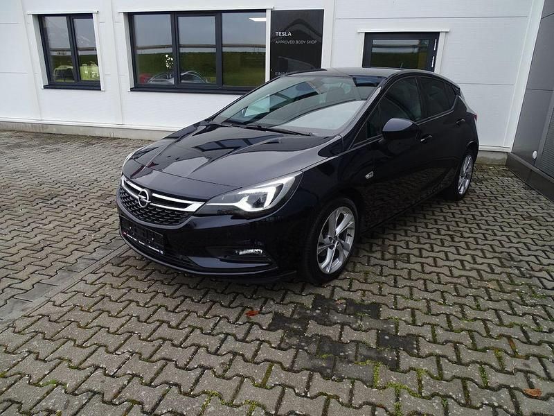 Blau Gebraucht 2017 Opel Astra Limousine | 11.990 € (Fairer Preis) - Bild 1/4