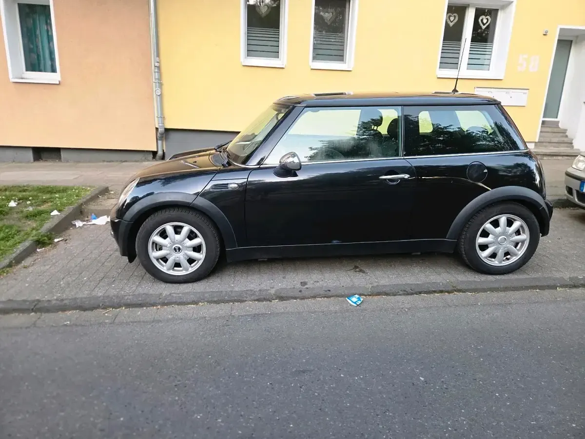 Usata Mini Cooper 90 CV (66 kW) 2004 Nero Utilitaria