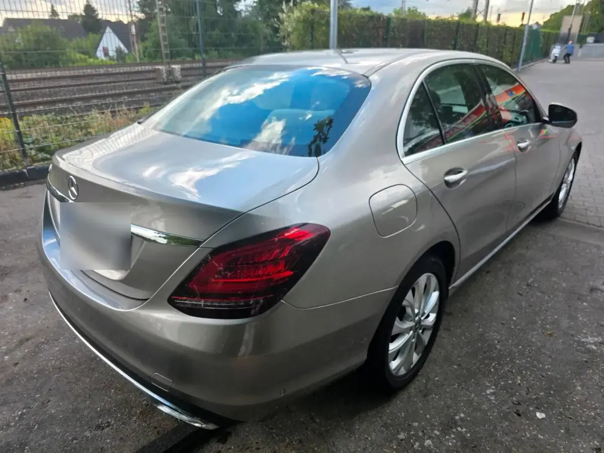 Gebraucht Mercedes C180 Luxury 156 PS (114 kW) 2018 Grau Limousine