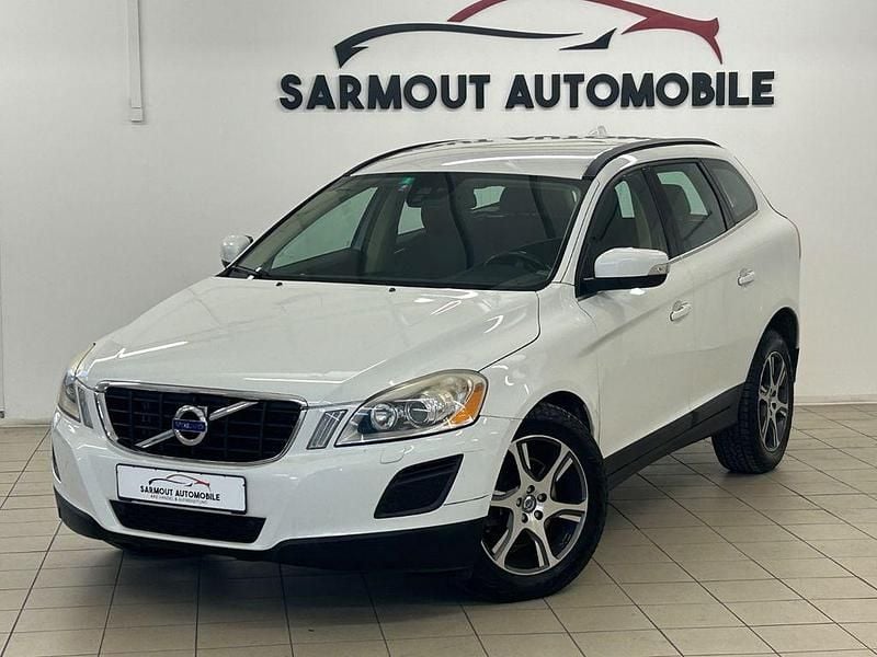 Weiß Gebraucht 2011 Volvo XC60 Momentum SUV | 7.490 € (Superpreis) - Bild 1/4