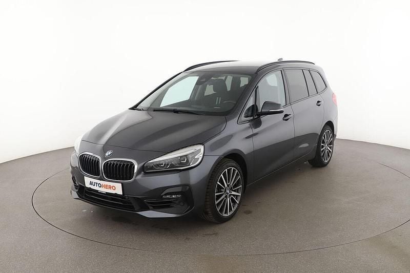 Grau Gebraucht 2020 BMW 220 Gran Tourer Sport Line Van / Kleinbus | 23.210 € (Fairer Preis) - Bild 1/3