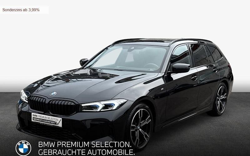 Saphirschwarz metallic Gebraucht 2024 BMW 318 Performance Kombi | 40.460 € (Teuer) - Bild 1/4