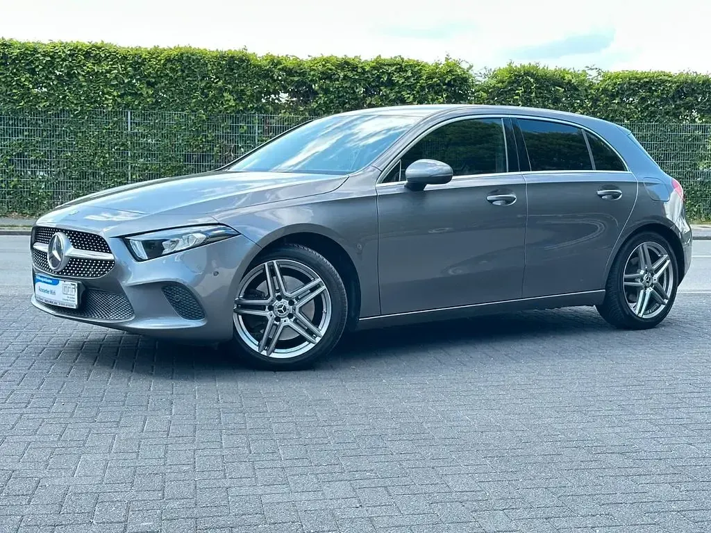 Gebraucht Mercedes A250 224 PS (164 kW) 2018 Grau Limousine