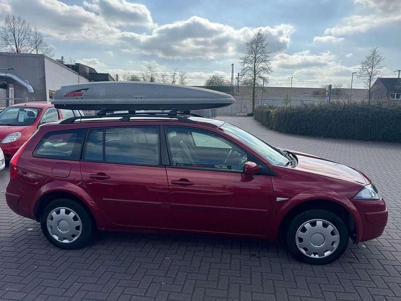 Gebraucht Renault Mégane GrandTour Avantage 111 PS (81 kW) 2009 Rot Kombi