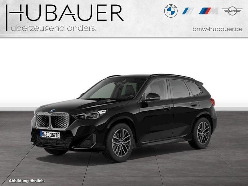 Schwarz Neu 2025 BMW iX1 M Sport SUV | 50.986 € (Fairer Preis) - Bild 1/4
