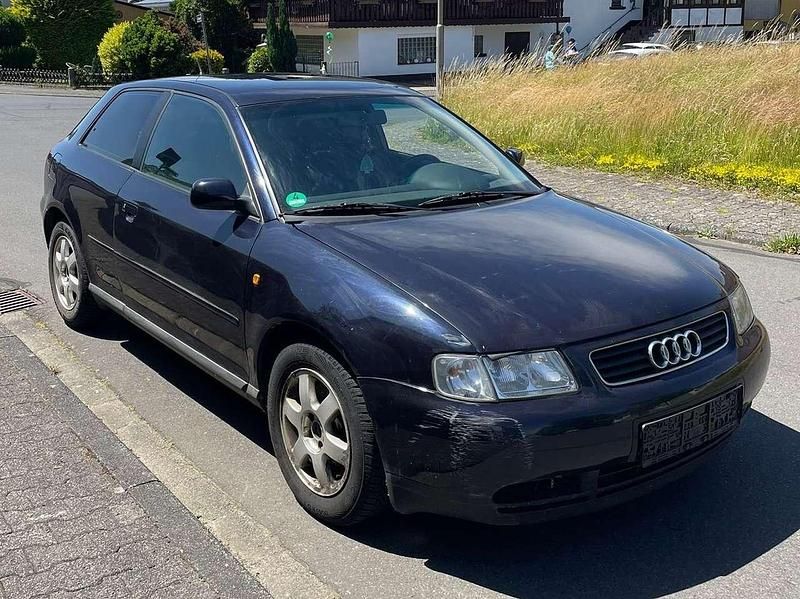 Blau Gebraucht 1997 Audi A3 Attraction Limousine | 700 € (Fairer Preis) - Bild 1/4