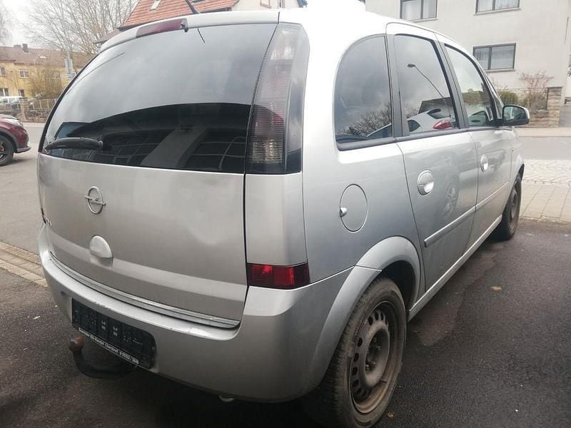 Gebraucht Opel Meriva Cosmo 101 PS (74 kW) 2007 Silber Van / Kleinbus