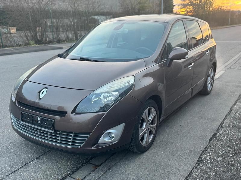 Braun Gebraucht 2010 Renault Mégane III Van / Kleinbus | 1.899 € (Superpreis) - Bild 1/4