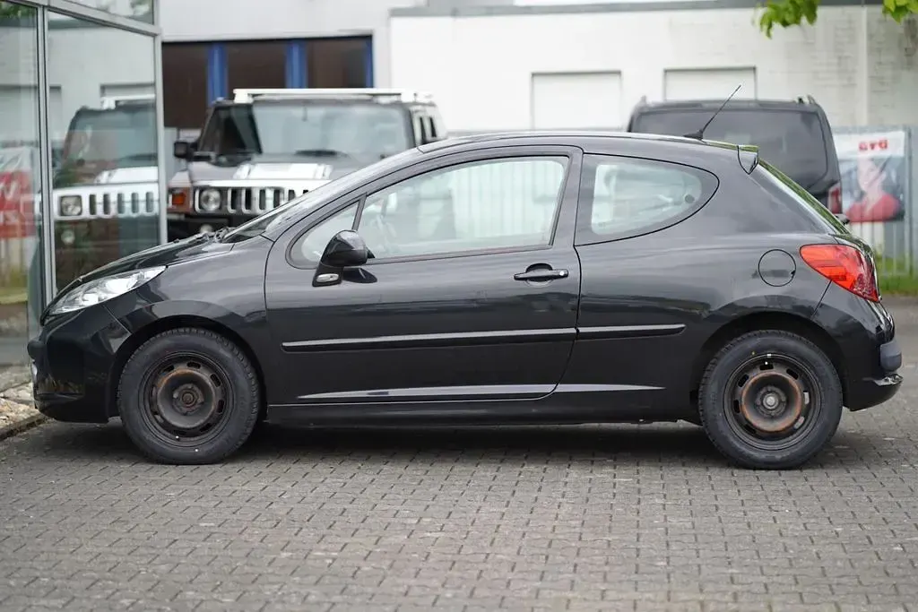 Gebraucht Peugeot 207 109 PS (80 kW) 2008 Schwarz Kleinwagen