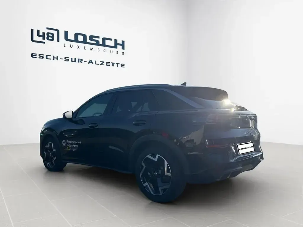 Second-hand VW T-Roc R-line 150 CP (110 kW) 2026 Negru SUV