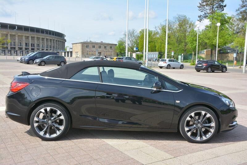 Schwarz Gebraucht 2017 Opel Cascada Active Cabrio | 17.750 € (Etwas zu teuer) - Bild 1/4