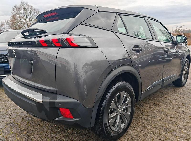 Gebraucht Peugeot 2008 101 PS (74 kW) 2022 Grau SUV