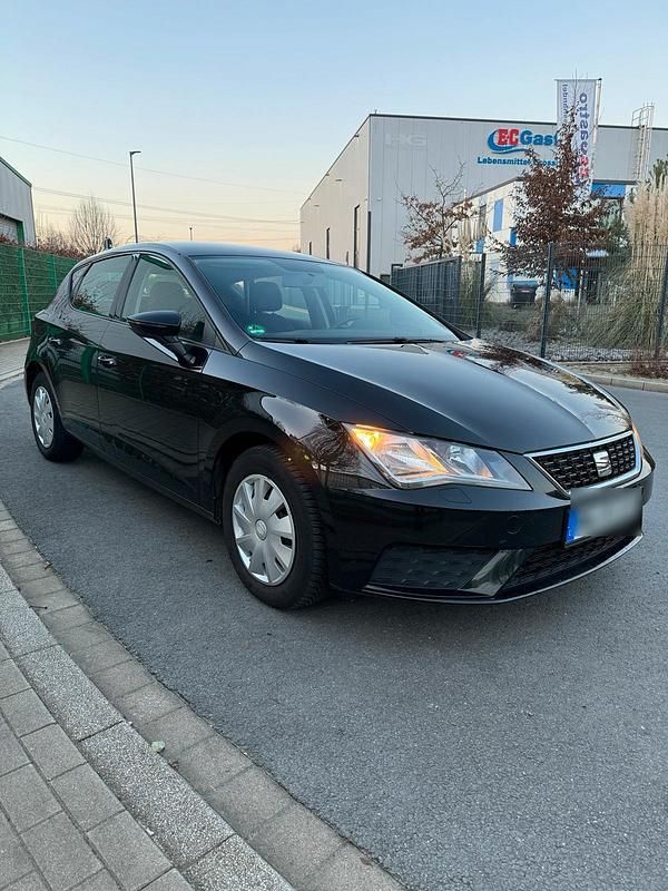 Schwarz Gebraucht 2017 Seat Leon Limousine | 5.999 € (Superpreis) - Bild 1/4