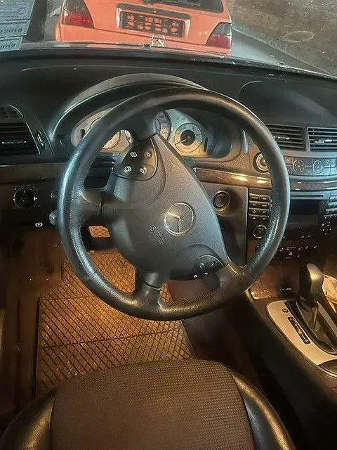 Gebraucht Mercedes E220 150 PS (110 kW) 2005 Blau Kombi