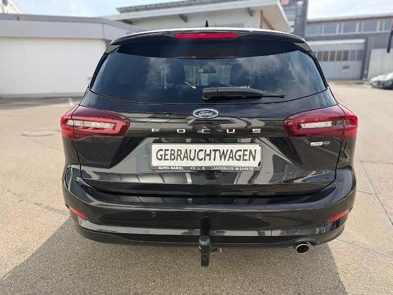 Używany Ford Focus Titanium X 155 KM (114 kW) 2023 Szary Sedan/Limuzyna