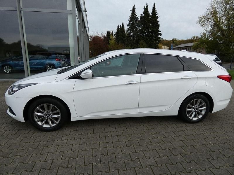 Weiß Gebraucht 2017 Hyundai i40 Kombi | 9.200 € (Guter Preis) - Bild 1/4