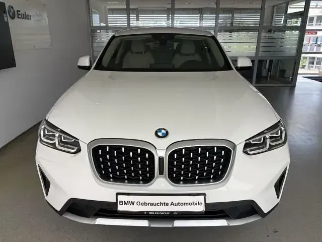 Używany BMW X4 Performance 190 KM (139 kW) 2023 Biały SUV