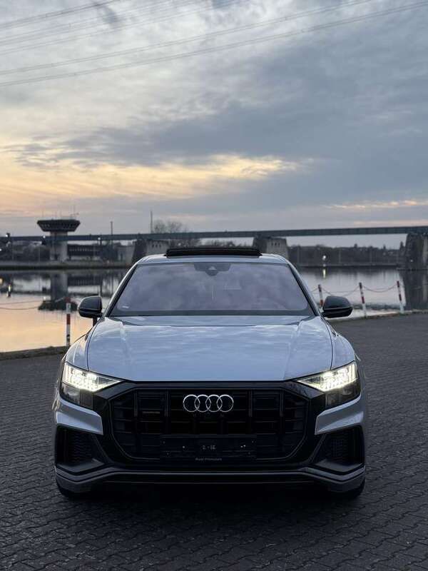 Grau Gebraucht 2020 Audi SQ8 SUV | 77.000 € (Fairer Preis) - Bild 1/4