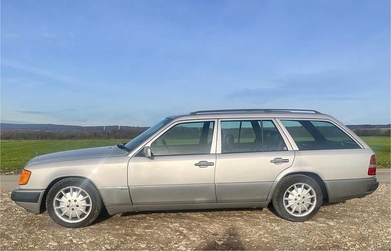 Silber Gebraucht 1990 Mercedes E300 Sportline Kombi | 7.500 € - Bild 1/4