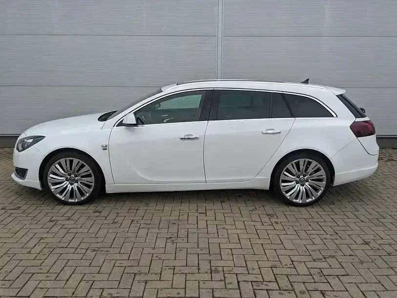 Gebraucht Opel Insignia Innovation 194 PS (142 kW) 2015 Weiß Kombi