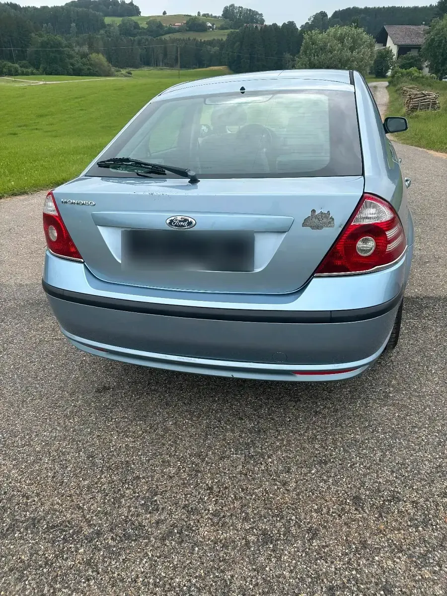 Gebraucht Ford Mondeo 145 PS (106 kW) 2005 Blau Limousine