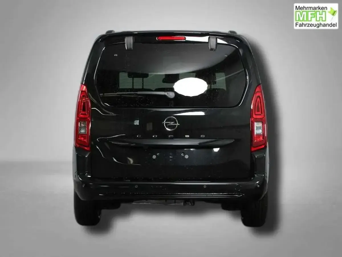 Neu Opel Combo Life 131 PS (96 kW) 2026 Karbon schwarz metallic Van / Kleinbus