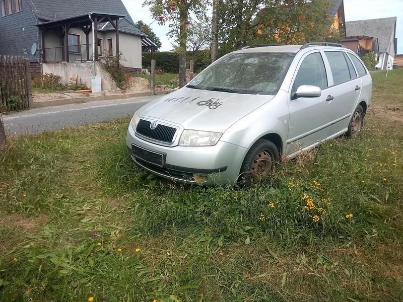 Silber Gebraucht 2004 Skoda Fabia Kombi | 450 € (Guter Preis) - Bild 1/4