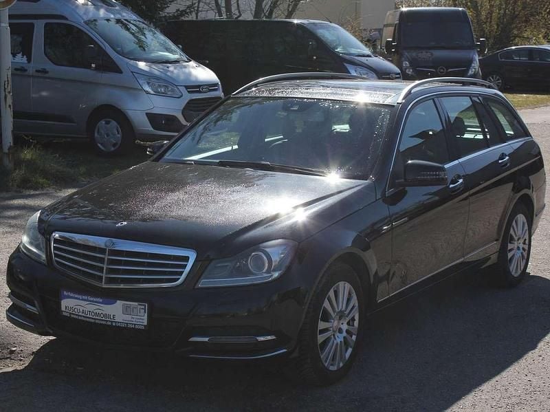 Gebraucht Mercedes C250 204 PS (150 kW) 2013 Schwarz  unilack Kombi