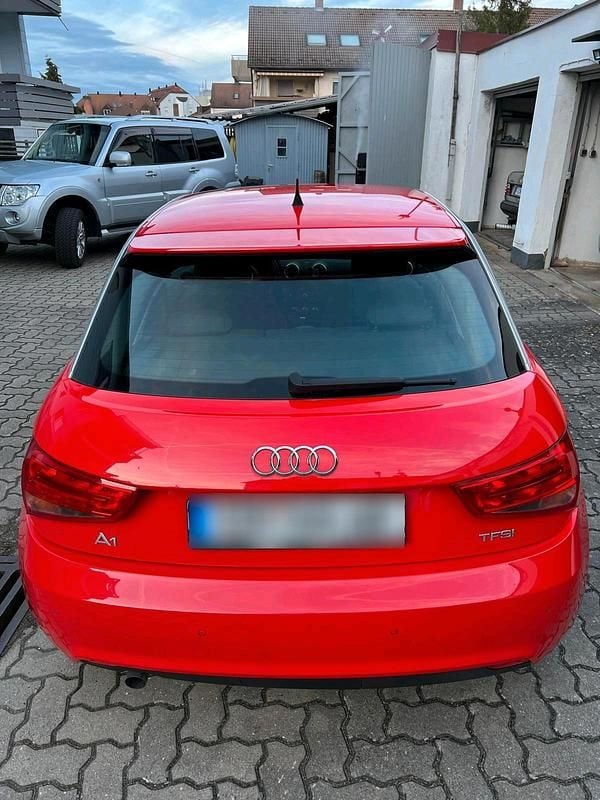 Gebraucht Audi A1 85 PS (62 kW) 2010 Rot Kleinwagen