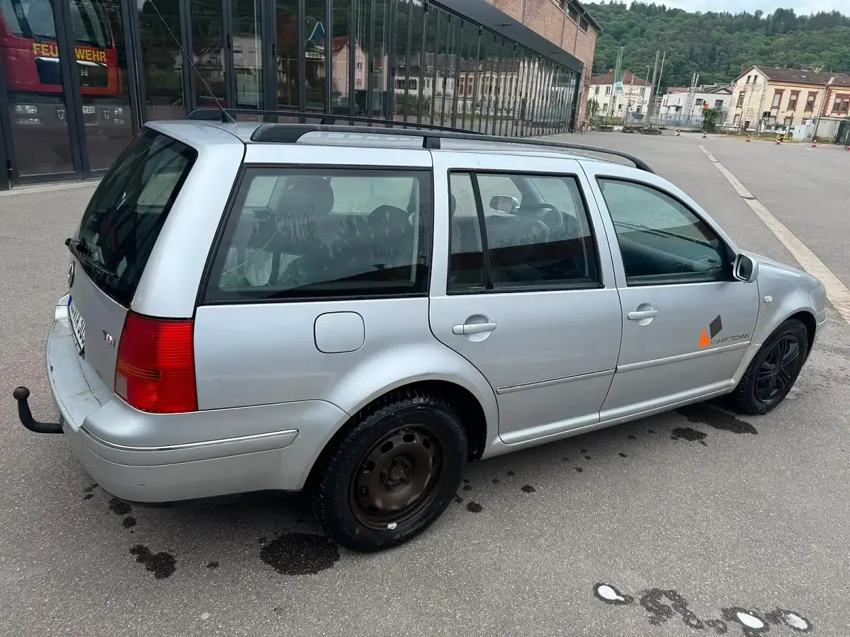 Gebraucht VW Bora 131 PS (96 kW) 2003 Silber Kombi