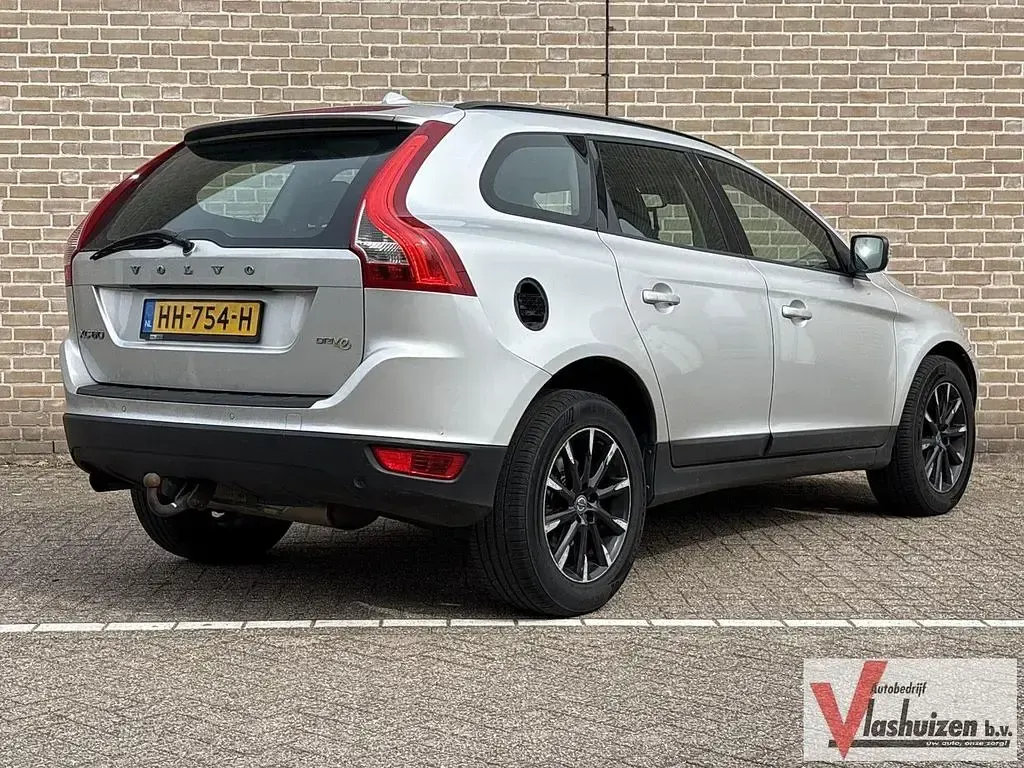 Gebraucht Volvo XC60 Momentum 163 PS (119 kW) 2012 Grau SUV