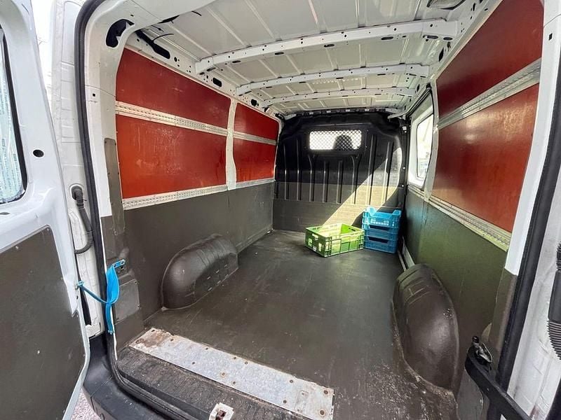 Second-hand Renault Master 131 CP (96 kW) 2018 Alb Van