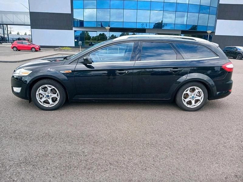 Gebraucht Ford Mondeo 145 PS (106 kW) 2010 Schwarz Kleinwagen