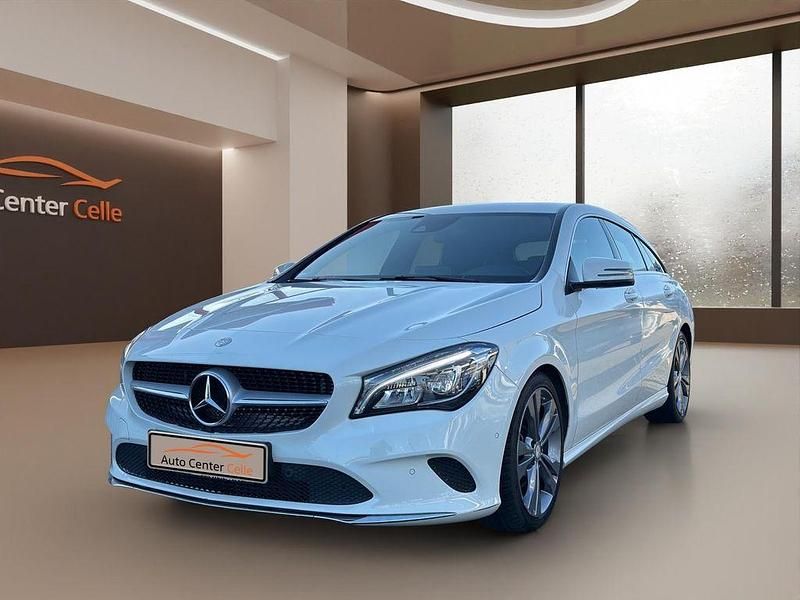 Weiß Gebraucht 2017 Mercedes CLA180 Limousine | 15.990 € (Superpreis) - Bild 1/4