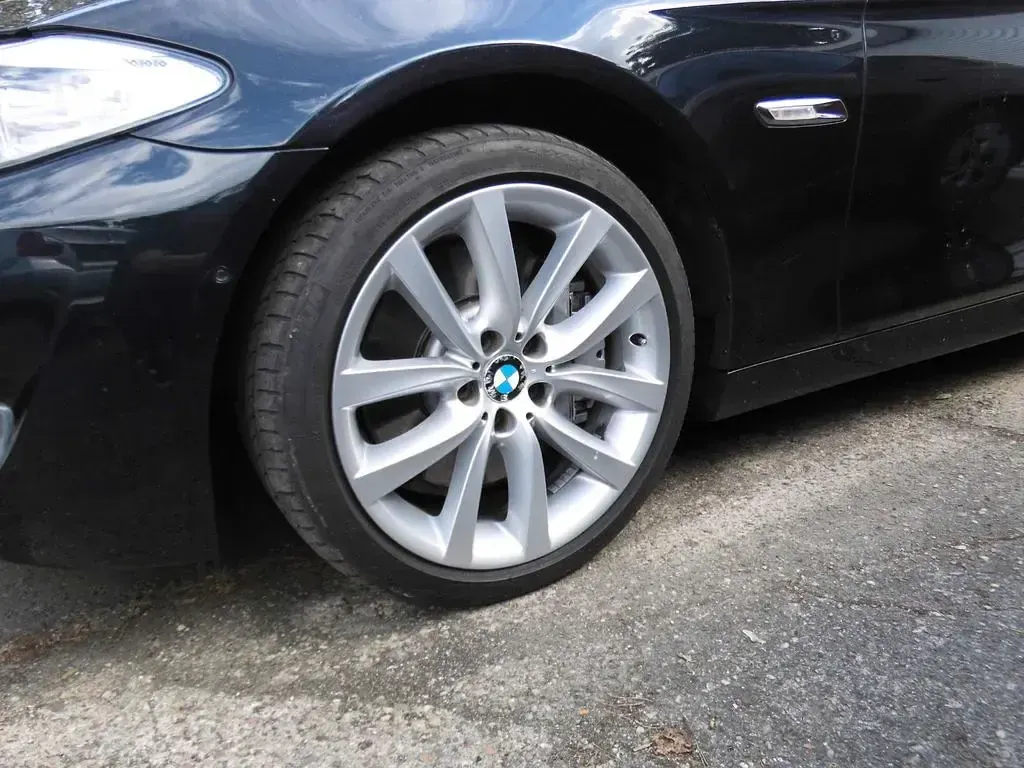 Gebraucht BMW 550 Comfort Edition 408 PS (300 kW) 2012 Schwarz Limousine